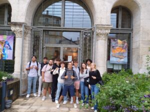 Lire la suite à propos de l’article Sortie groupe TAMC (terminale anglais monde contemporain) le vendredi 22/09/2023 : musée d’Angoulême.