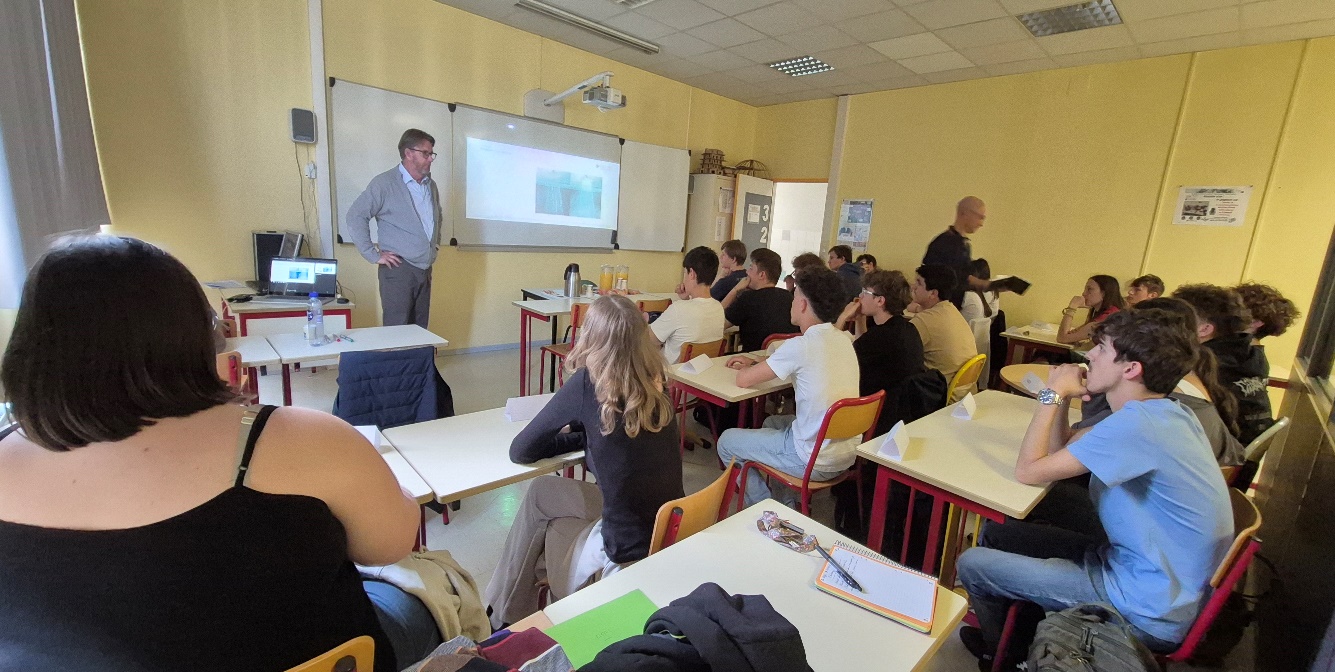 You are currently viewing ERASMUS+ : VENUE AU LYCÉE DE M. ANDERBERG, EXPERT SUÉDOIS EN DÉCARBONATION